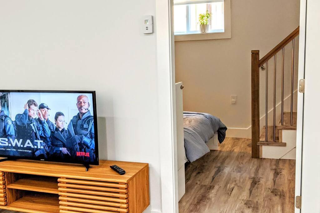 2 Bedrooms Free Parking Location *